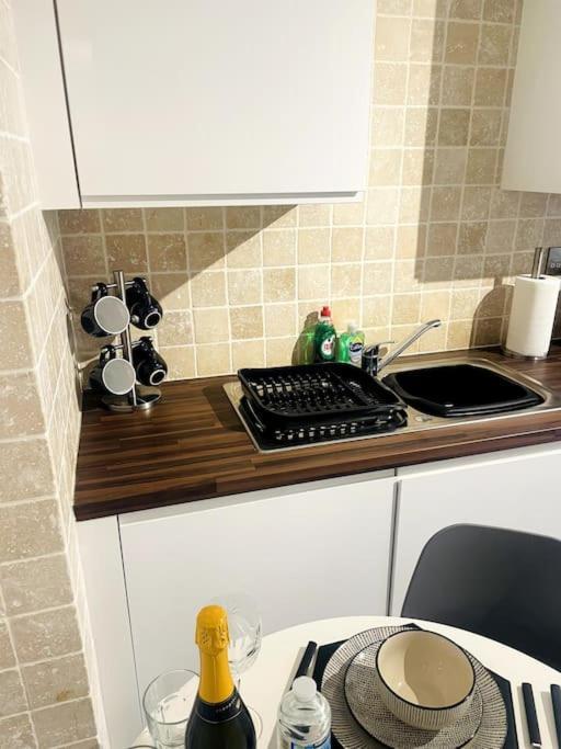 #215 1 Bed Serviced Apartment دربي المظهر الخارجي الصورة